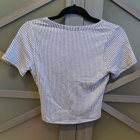 Patterned Crop - Picture 2 of 2